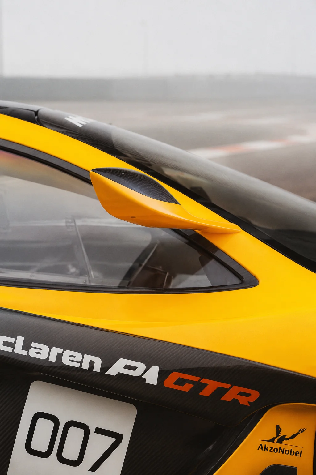 Front wheel with GT-derived splitter and carbon dive planes